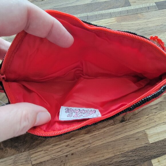 Red/Black Beaded Lips Shaped Wristlet/Clutch Purse Far Nine 10" x 4" - Picture 6 of 10